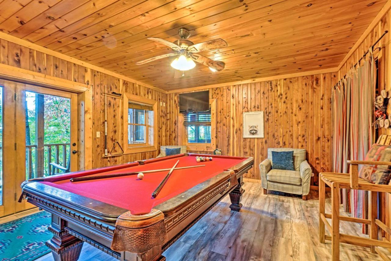 Grin N Bear It Cabin With Hot Tub And Fire Pit! ピジョンフォージ エクステリア 写真