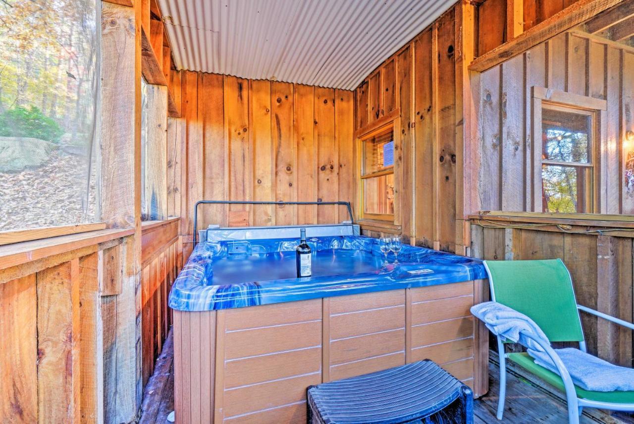 Grin N Bear It Cabin With Hot Tub And Fire Pit! ピジョンフォージ エクステリア 写真
