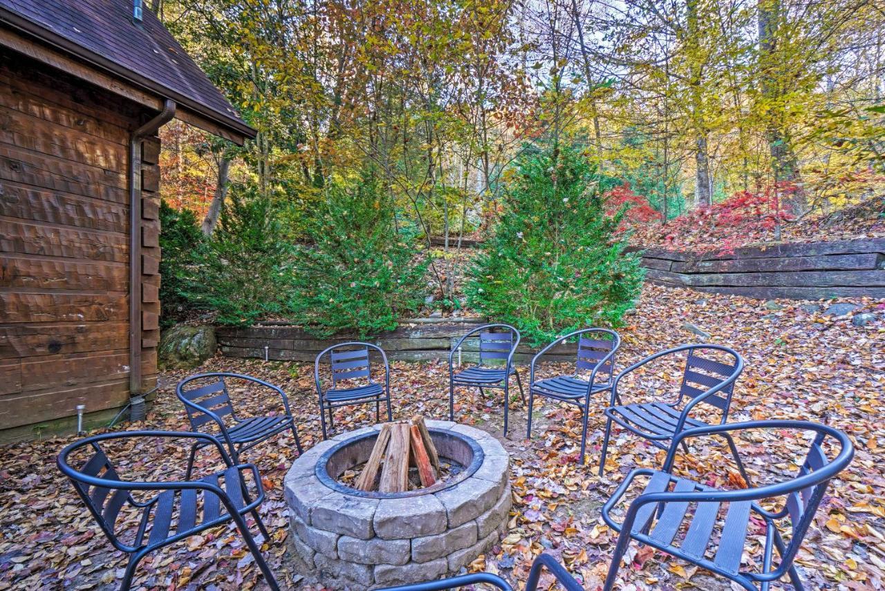 Grin N Bear It Cabin With Hot Tub And Fire Pit! ピジョンフォージ エクステリア 写真